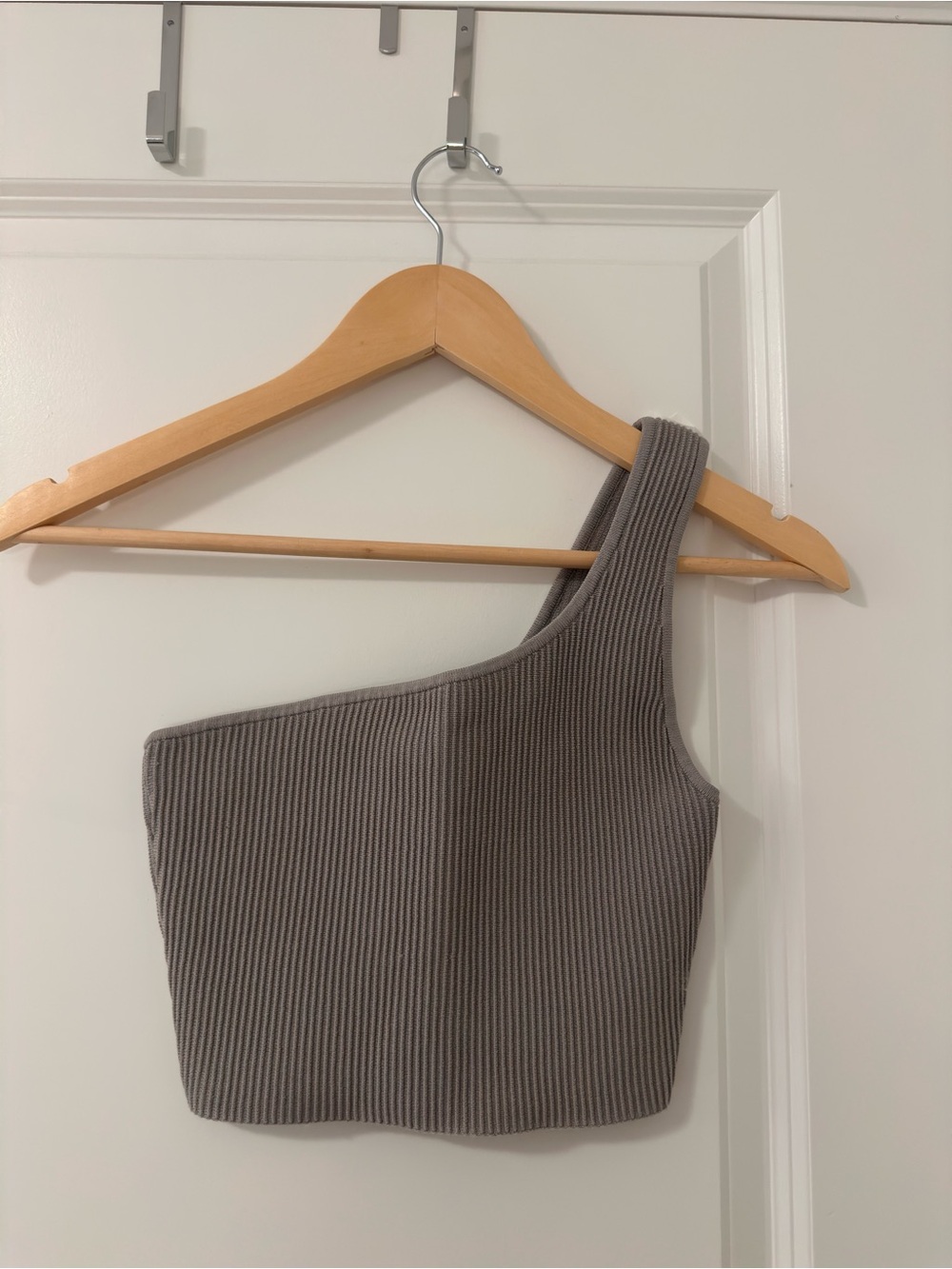 Aritzia Babaton Sculpt Knit One-Shoulder Cropped Tank Small Grey